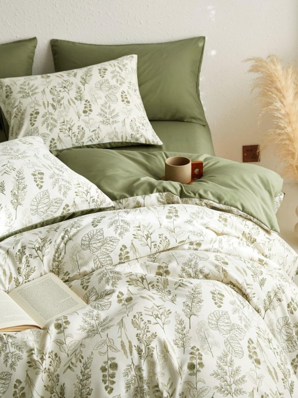 Floral Comforter Set, Botanical Vintage Flower Coquette Cottagecore Aesthetic
